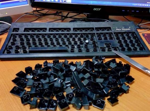 como se limpia el teclado de un ordenador