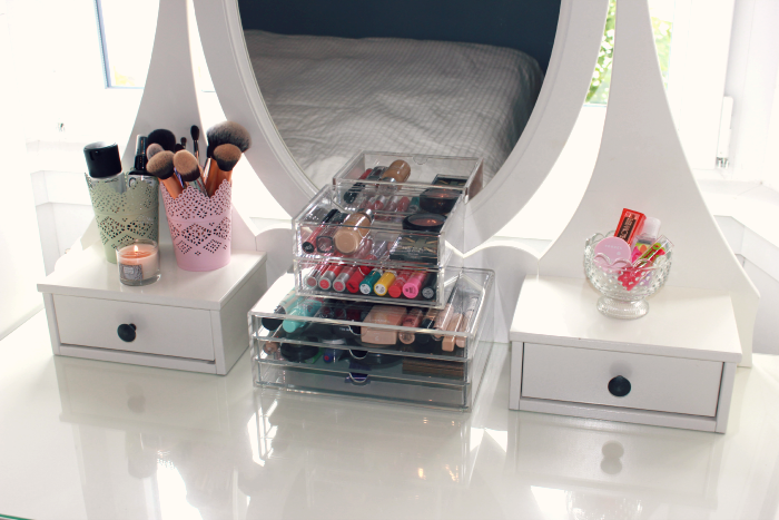 My Makeup Collection Storage Ideas Eline Blaise