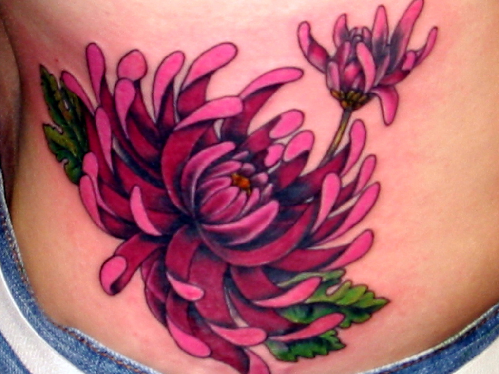 http://3.bp.blogspot.com/-AG_1G0SgJhw/TnMAigHeb-I/AAAAAAAAAbI/-9TYLbfkS18/s1600/tatuagens%20de%20flores%20-flower-tattoo-picture.jpg