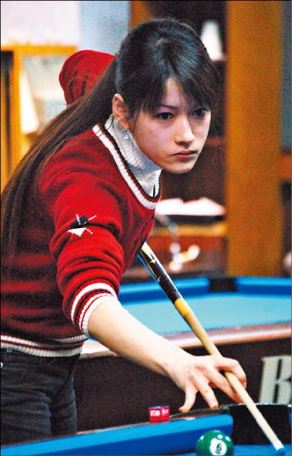 撞球正妹何心如