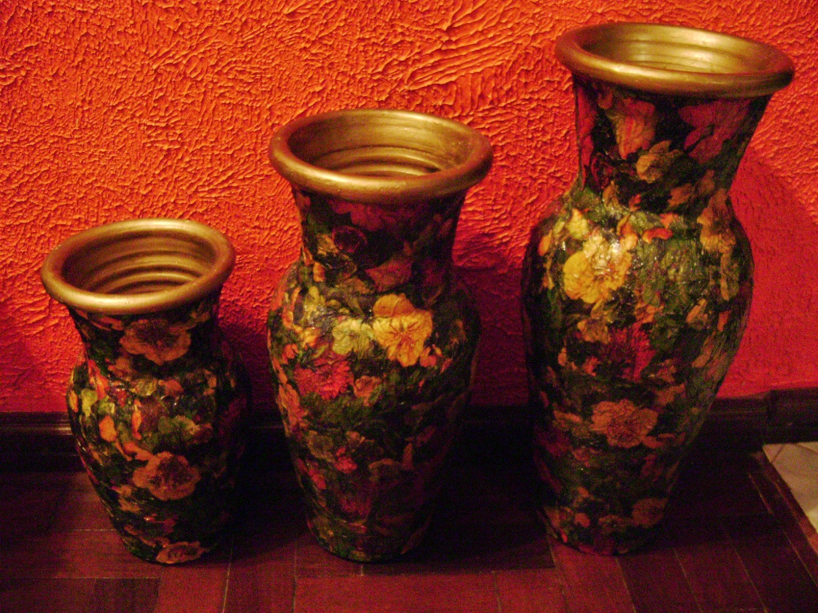 Artitita Vasos de barro decorados com decoupagem