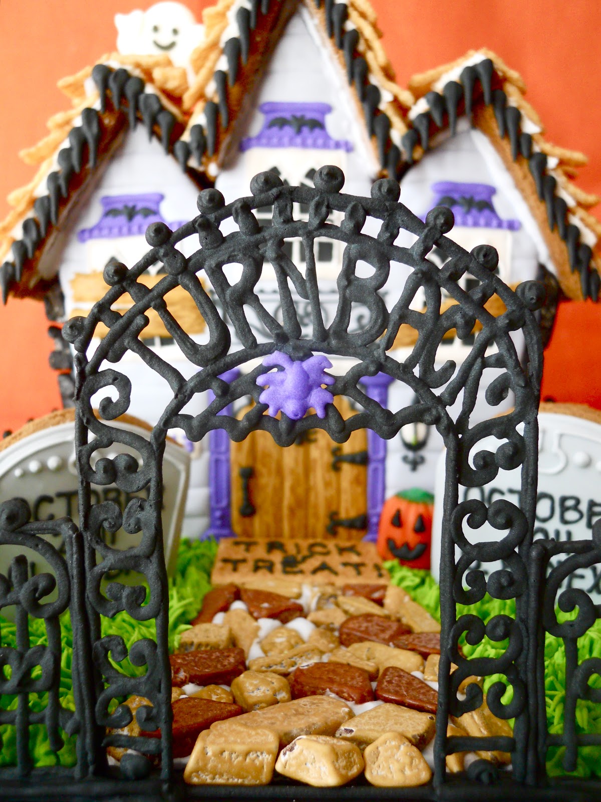 .Oh Sugar Events Haunted Gingerbread House 2011