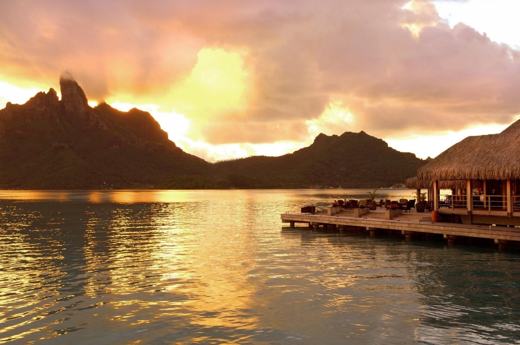 Passion For Luxury : St. Regis Bora Bora Resort