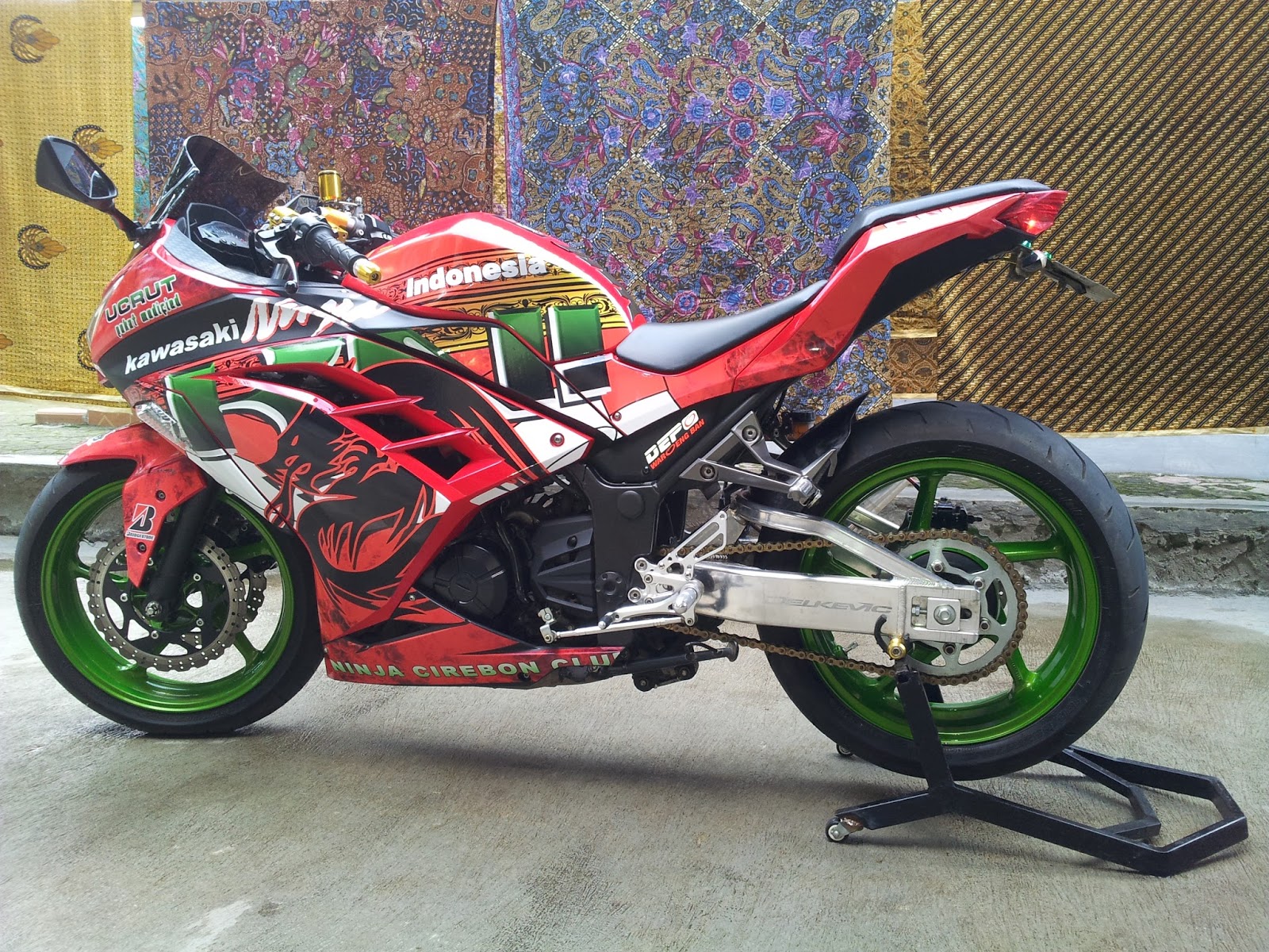 Detail Modifikasi Ninja 250 Sport Racing Man