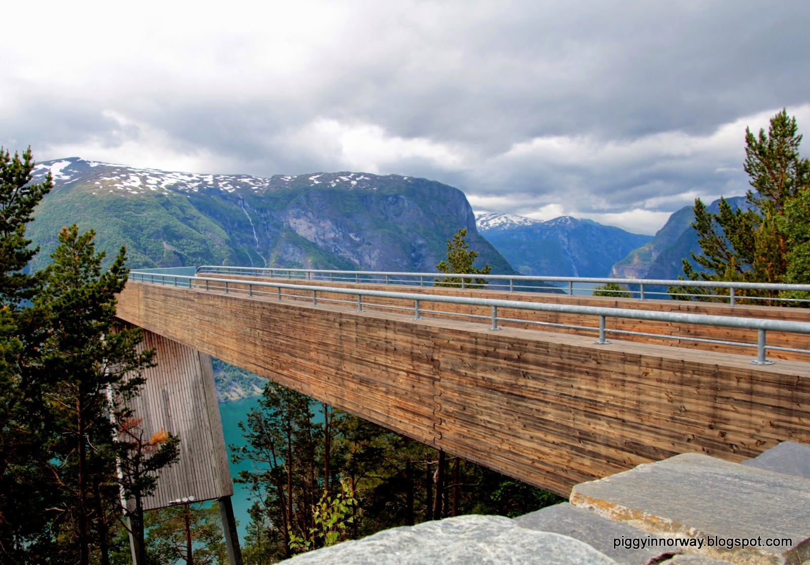 Misterpiggy Cruises Norway Stegastein Viewpoint in Flam