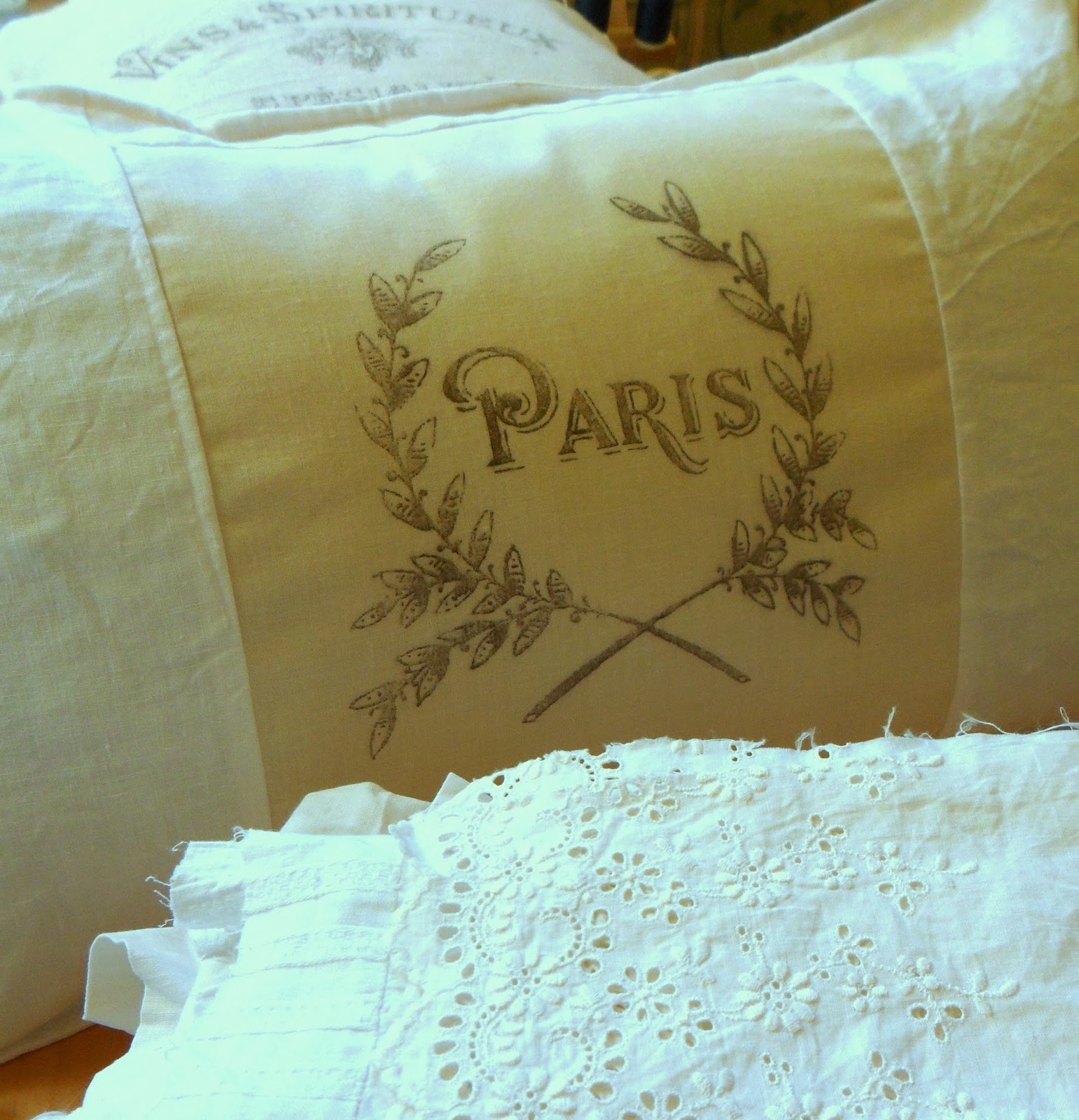 gillyflower How to Make a Fabric Covered Notice Board