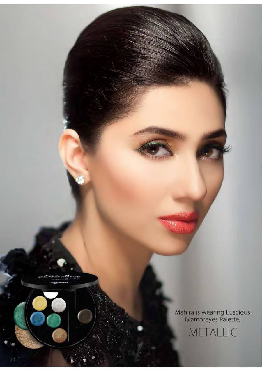 Mahira khan sleek hair do close up - (2) -  Mahira Khan in high profile may 2012 