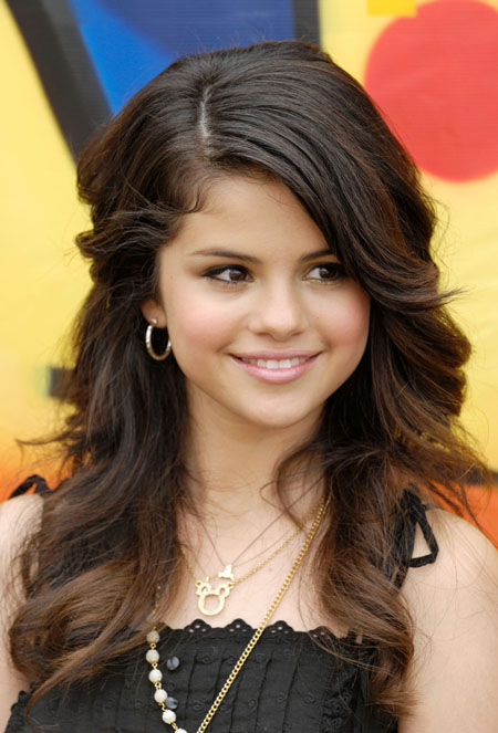 selena gomez straight hair