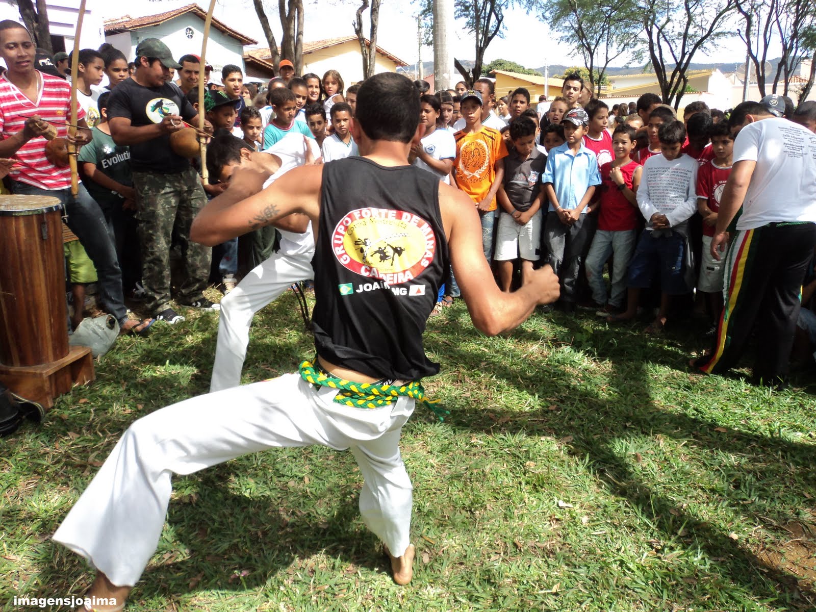 Capoeira – Wikipédia, a enciclopédia livre