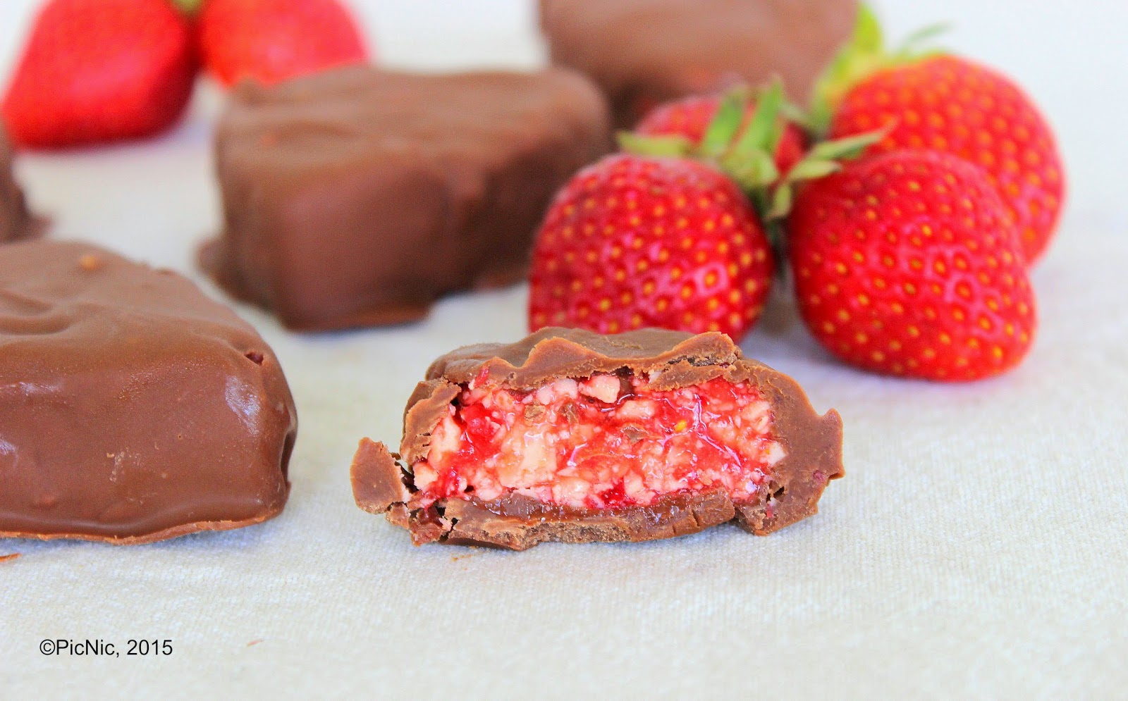 PicNic Chocolate Strawberry Bars