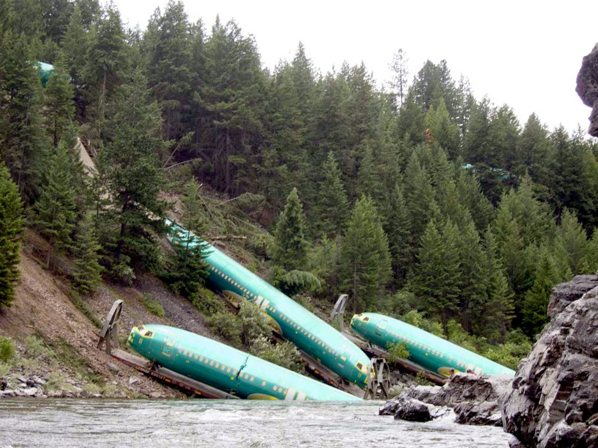 OilElectric Boeing 737s Crash into the Clark Fork River! (Updated
