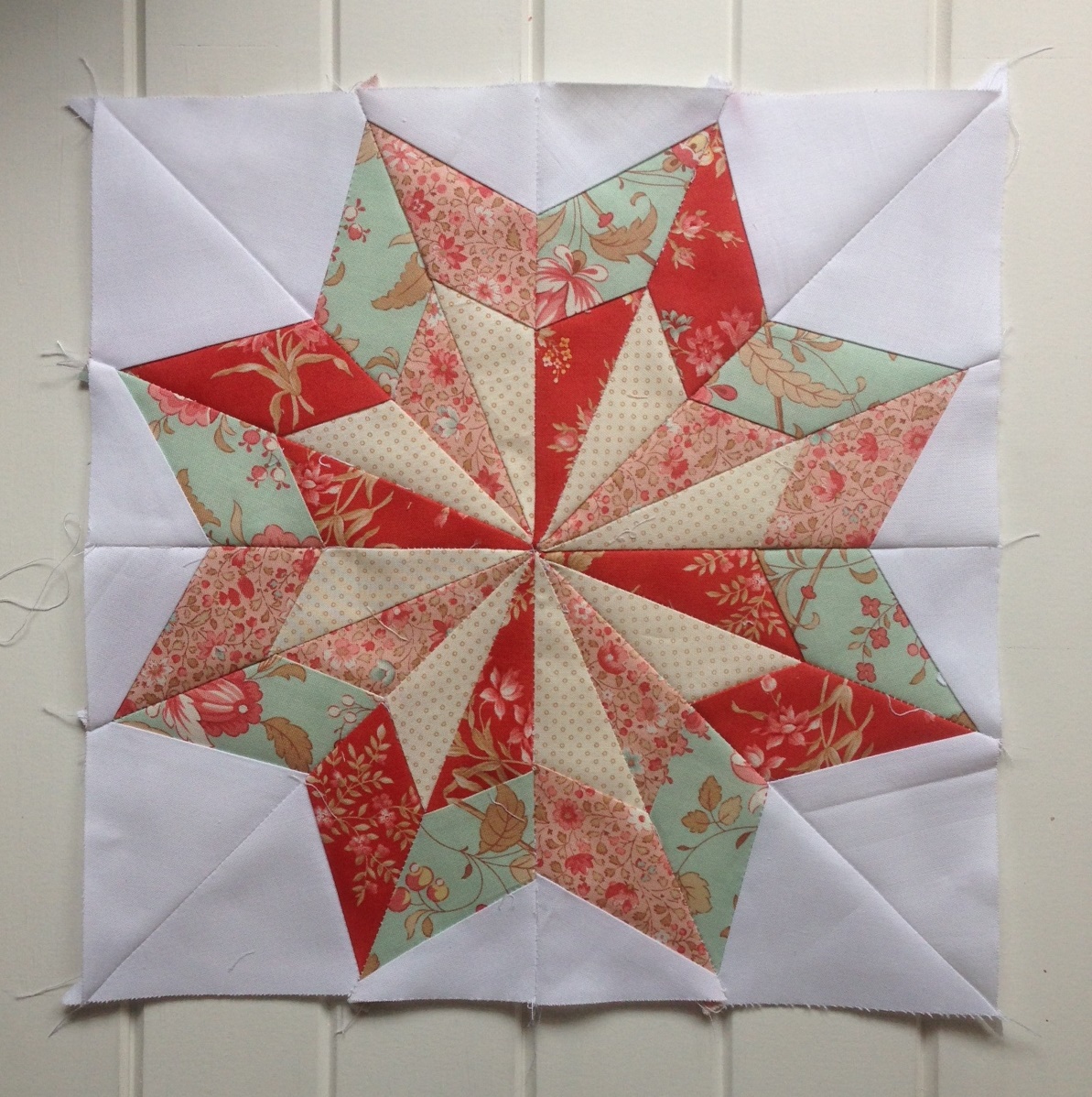So Pretty Christmas Star - Threadbare Creations