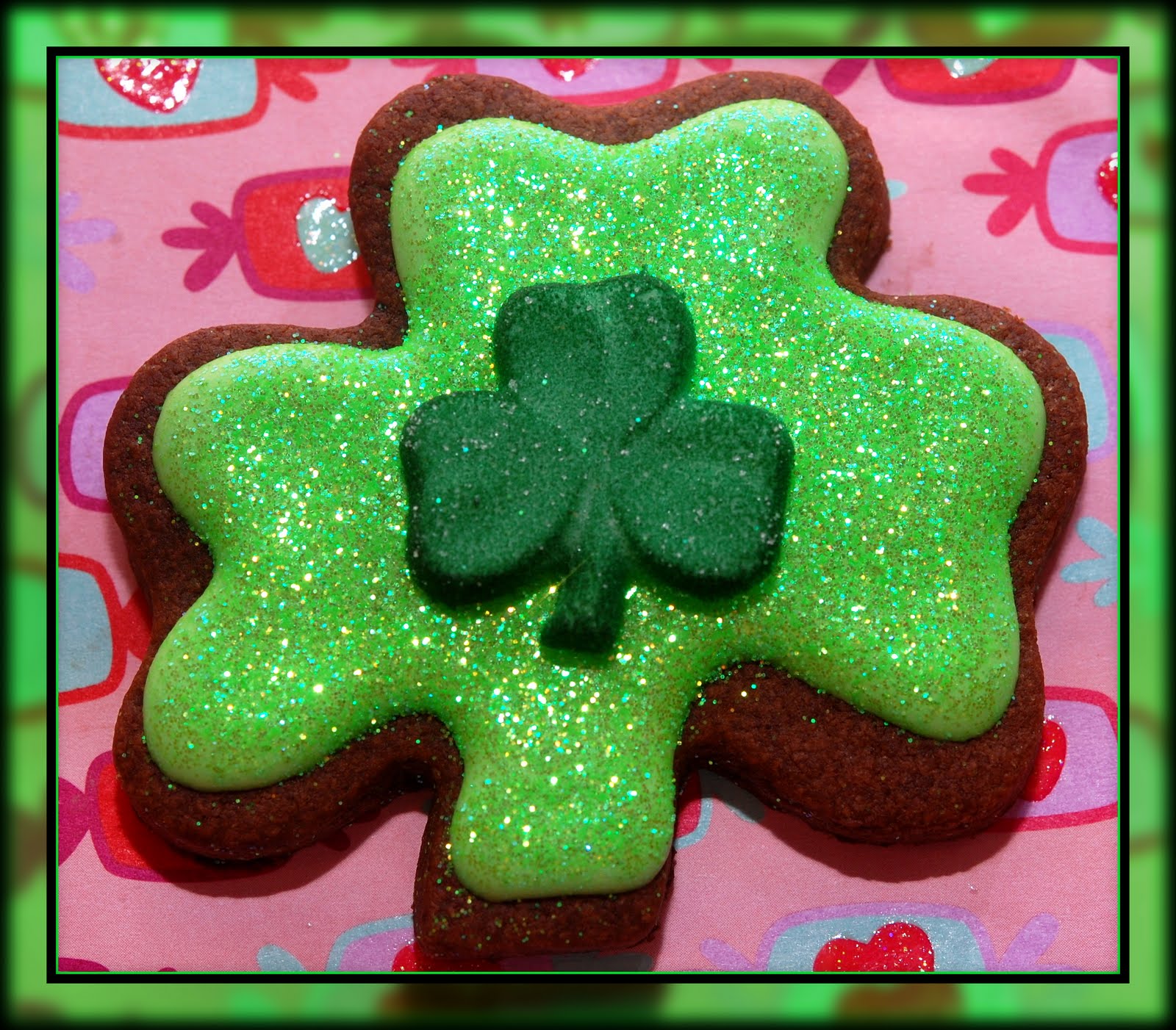 SHAMROCK SUGAR COOKIES Hugs and Cookies XOXO