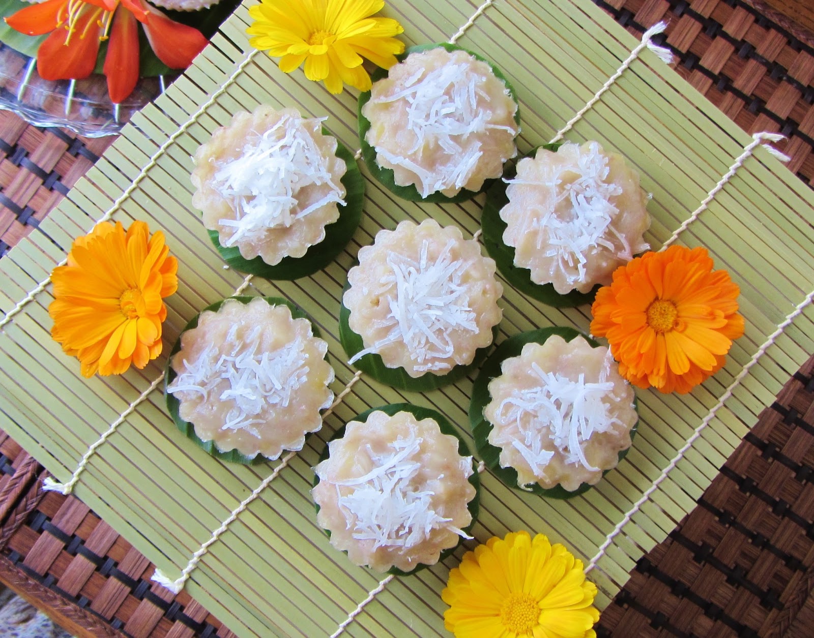 Let's eat......simple! Thai Steamed Banana Cakes