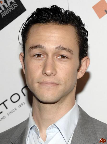 joseph-gordon-levitt-2009-12-15-13-10-27.jpg