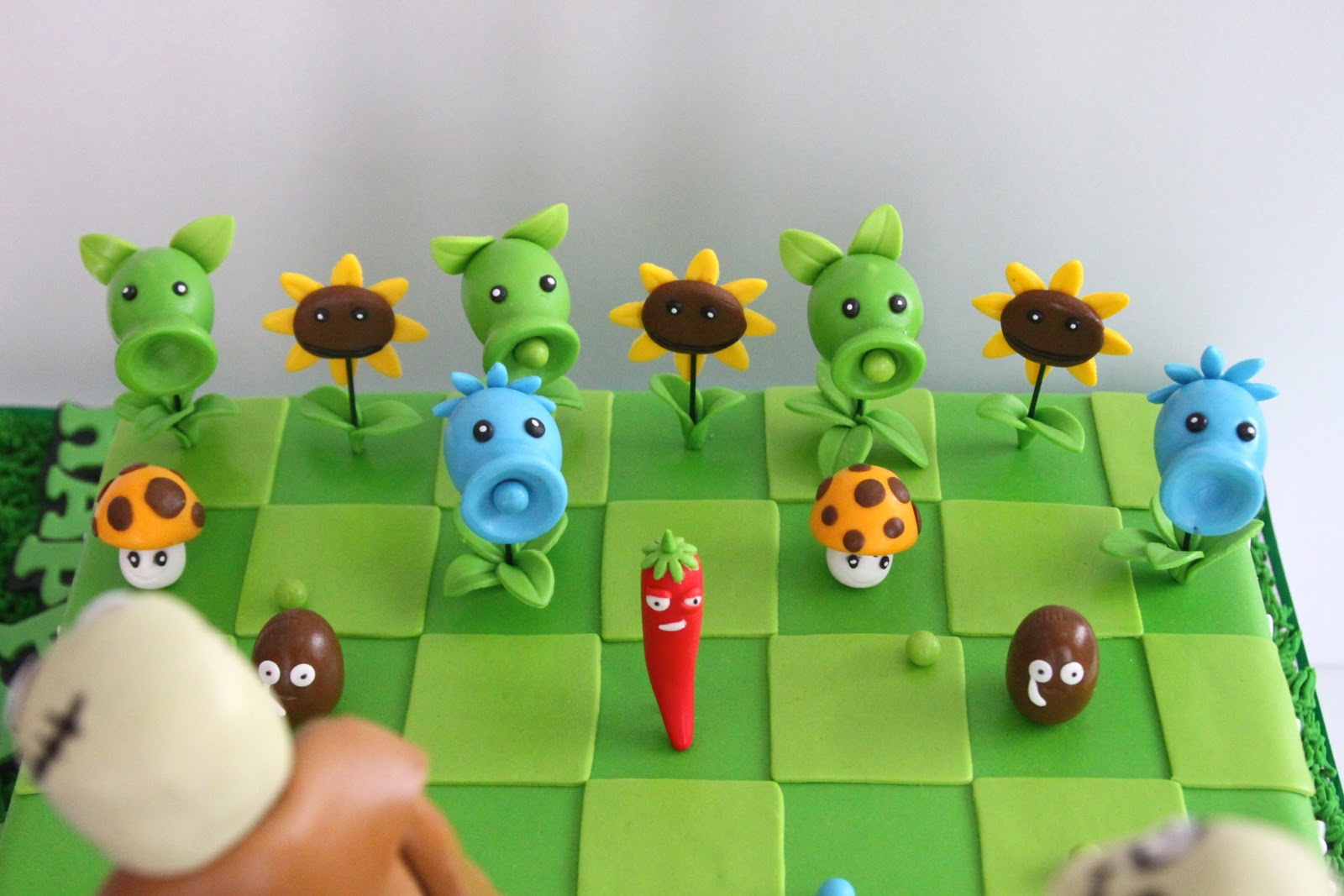 Pin By Sheila Rita On Plants Vs Zombies Birthday Party Plant Zombie Plants Vs Zombies Birthday Party Plants Vs Zombies