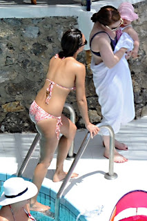 Jessica Alba getting out of the pool