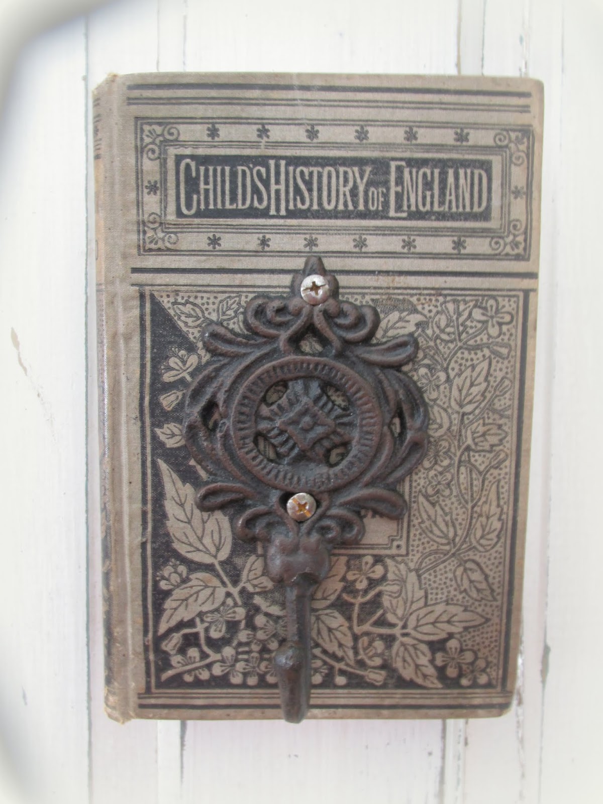 The Darling Touch Vintage Book Hooks