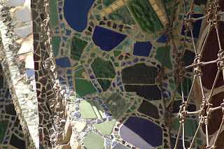 l’imbotto e l’inferriata nella cripta della colonia güell, barcelona the imbotto and railing in the crypt of the colony güell, barcelona