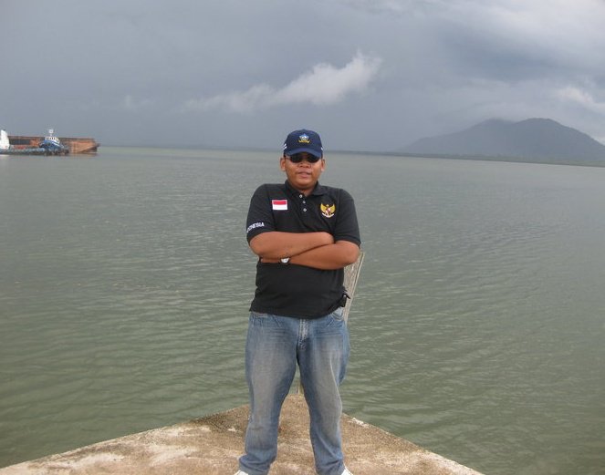 Background.nya Gunung Bintan