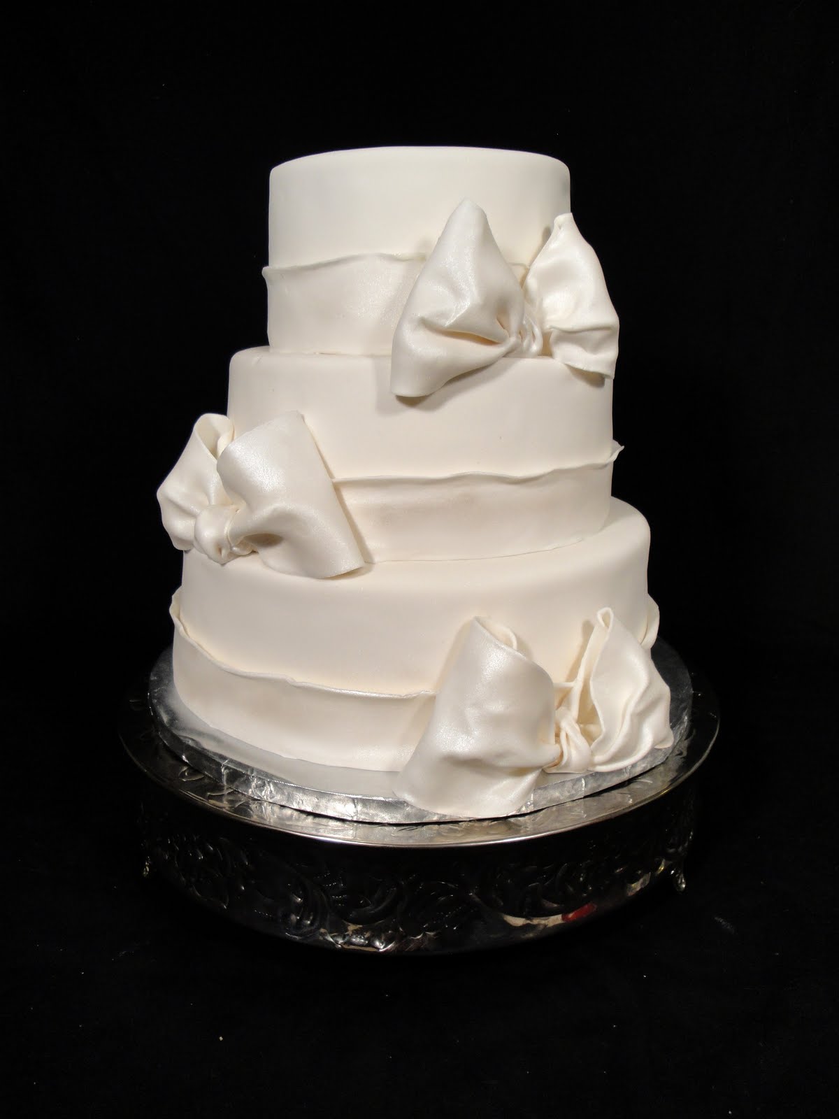 Ribbons And Bows Cakes Coburg at Michele Arndt blog