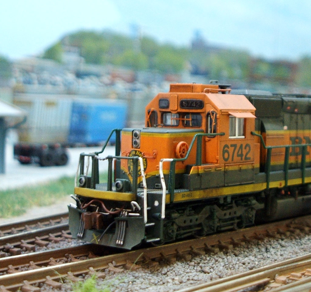 Land Sea Air & Space BNSF 6742, SD402 Kato N scale