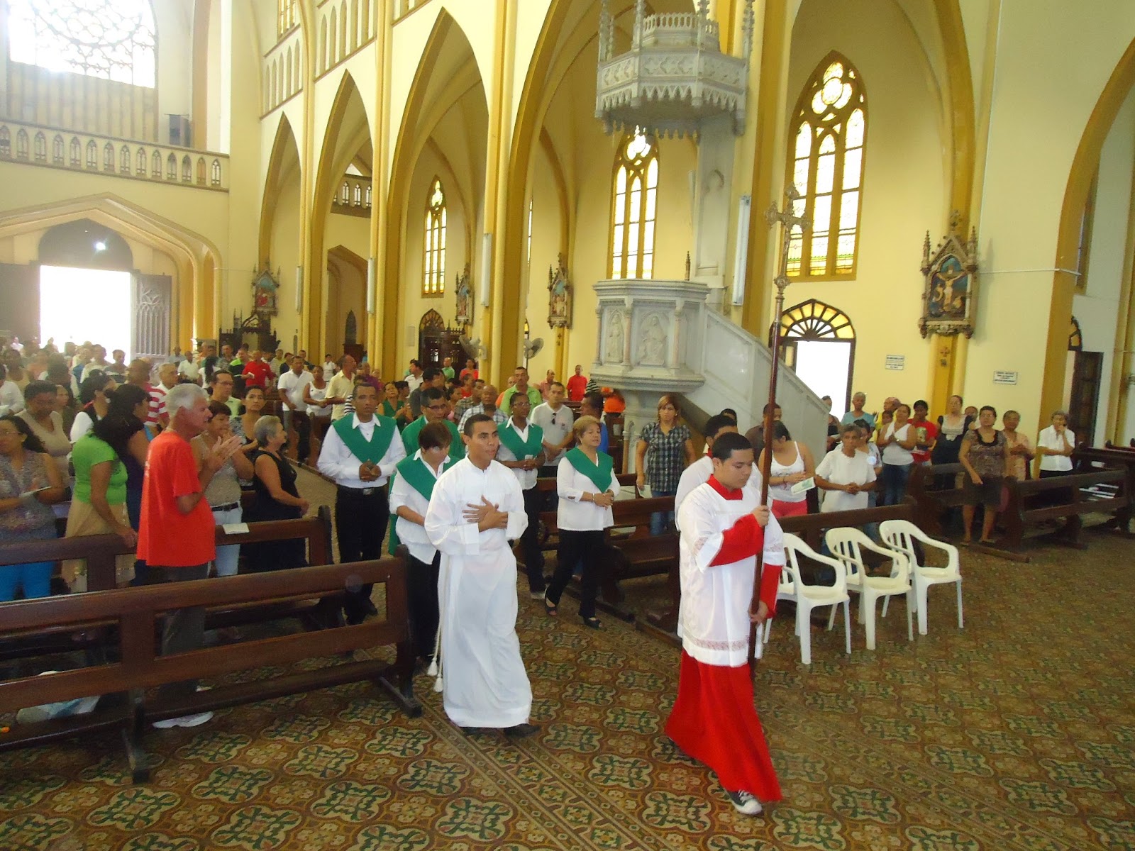 Resultado de imagen para procesion entrada