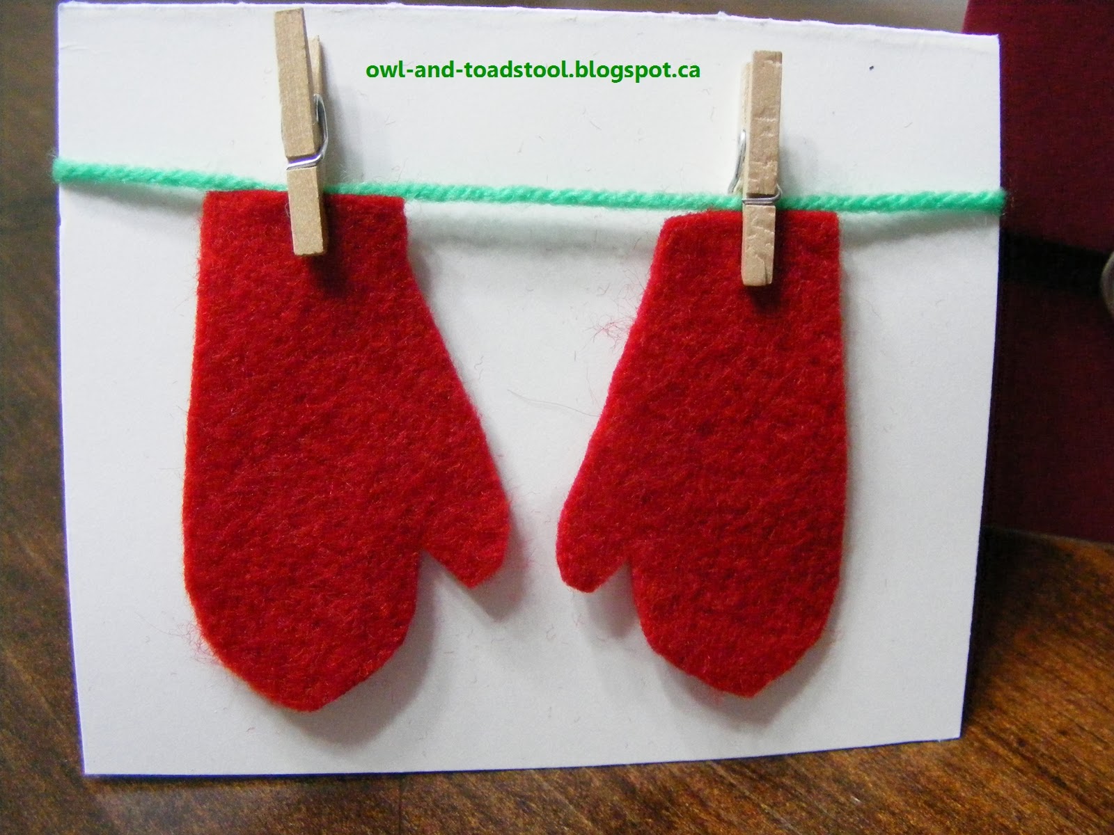 Owl &amp; Toadstool: Christmas Crafts and Cards for Seniors