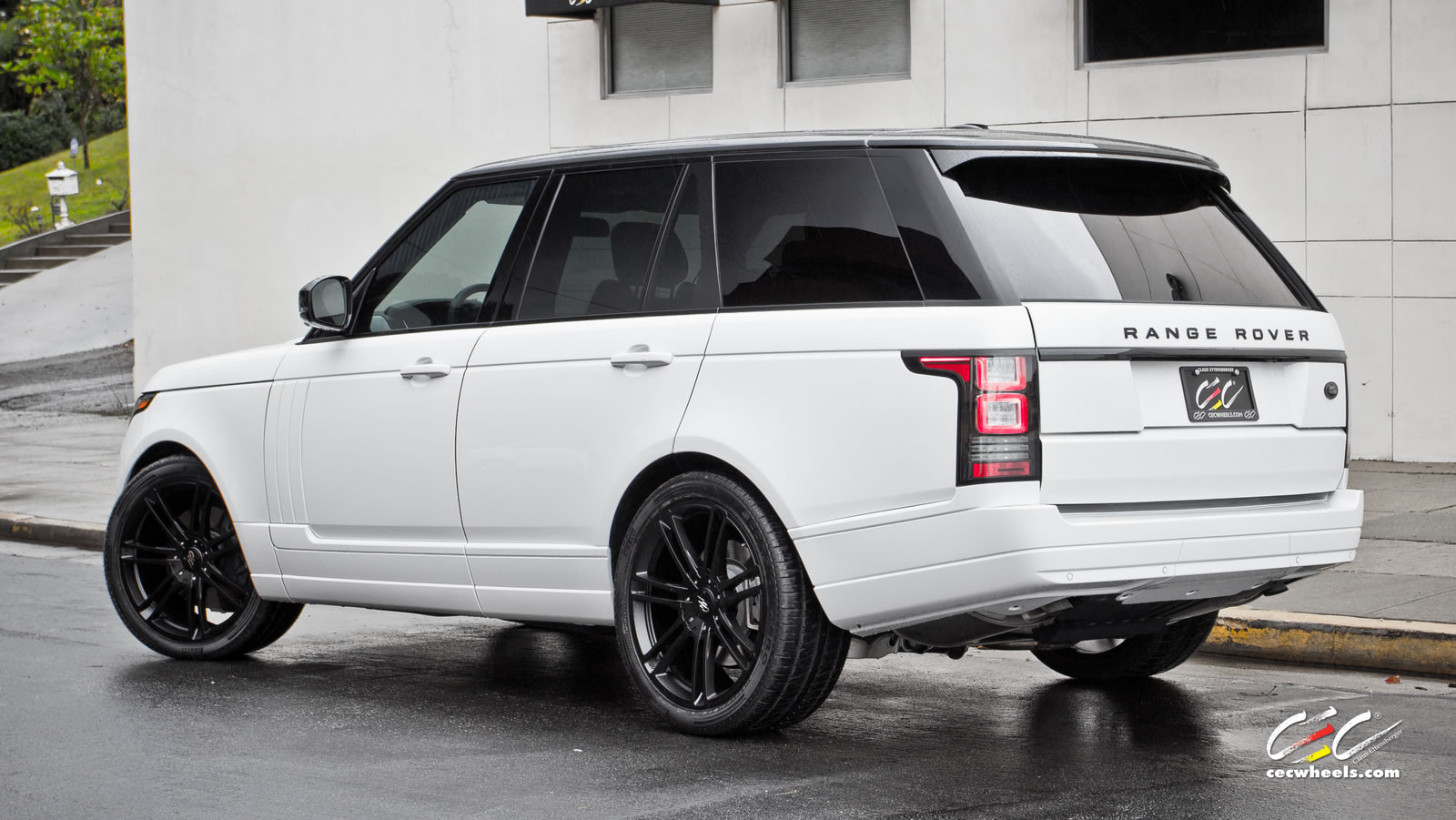 White Range Rover Myautoshowroom