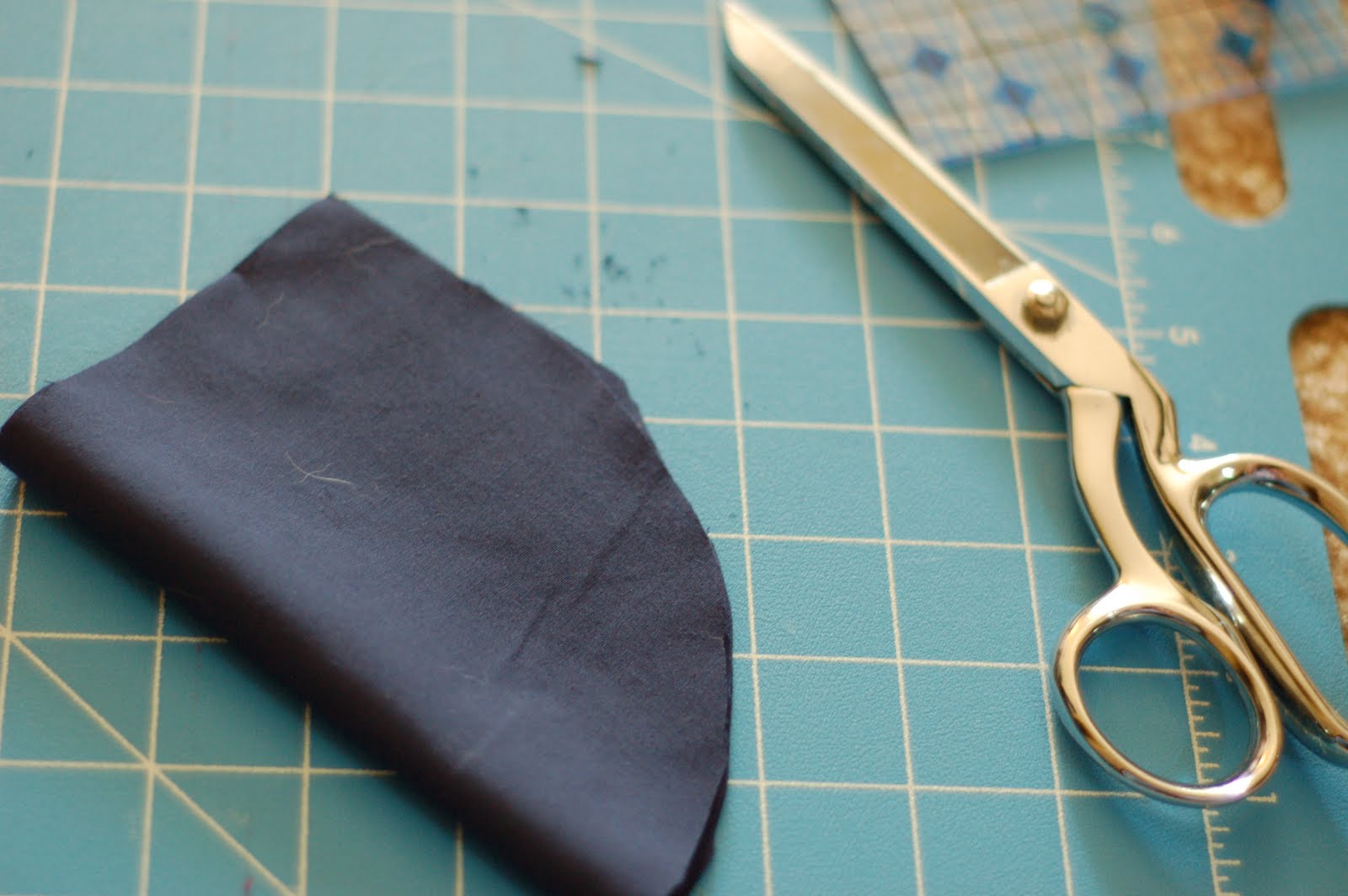 Sew Much Love Ruffle Collar Dress Tutorial