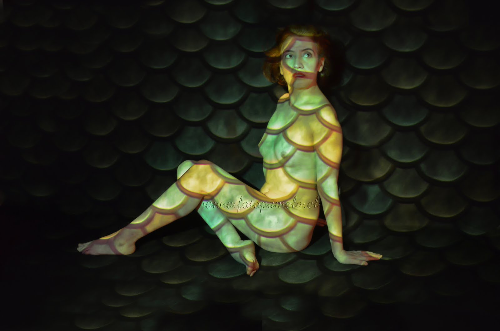 mujer cuerpo pintado en chile