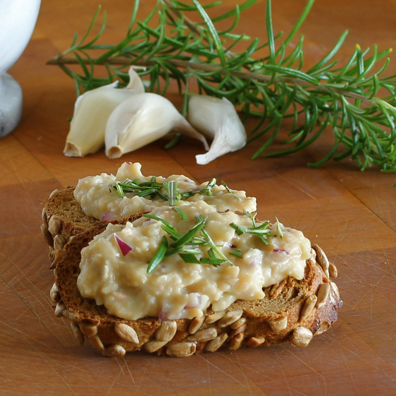 Have RecipesWill Cook White Bean and Fennel Crostini