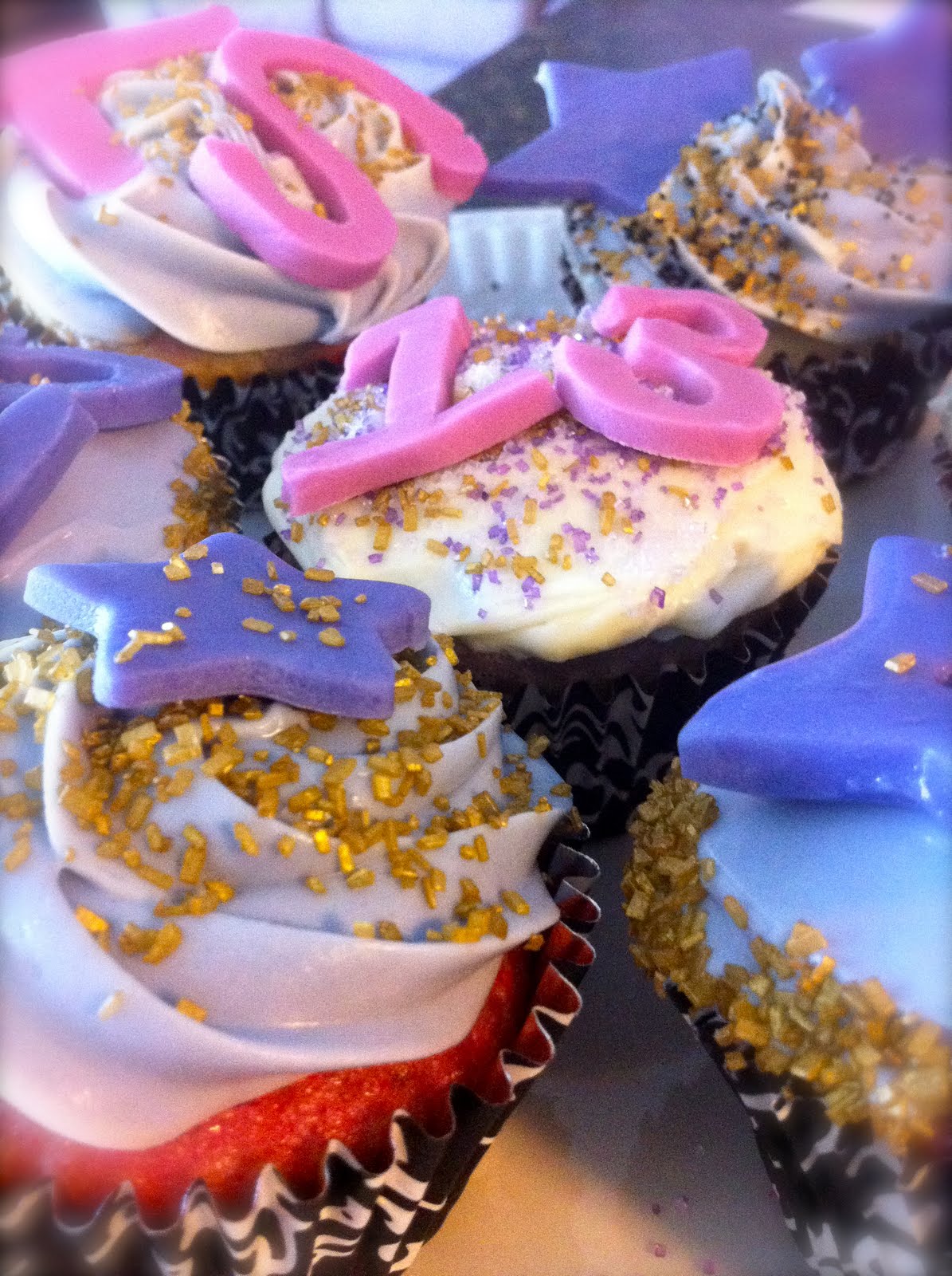 cake batter love. Taylor Swift decorated cupcakes!!