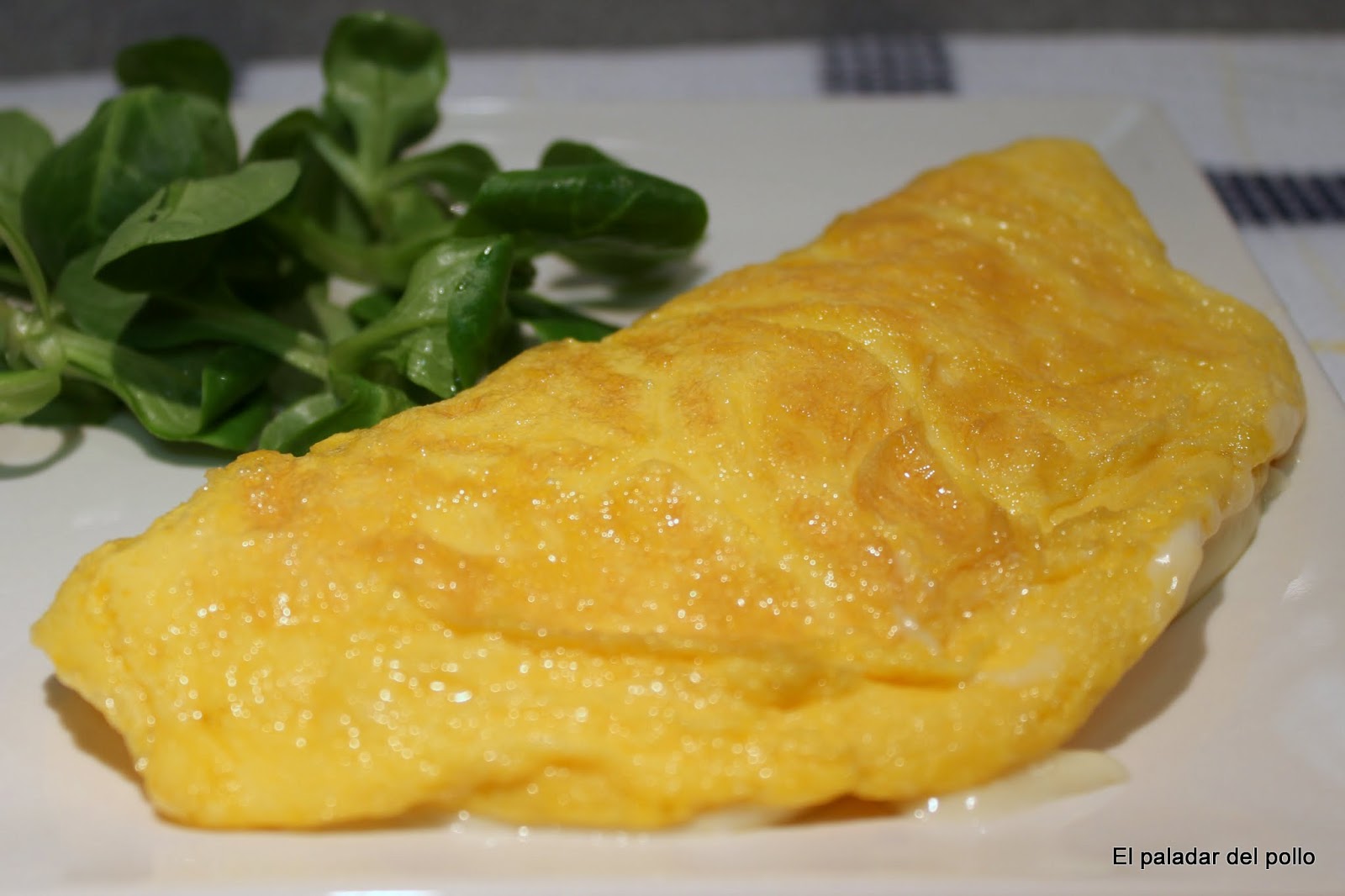 Tortilla francesa rellena de queso