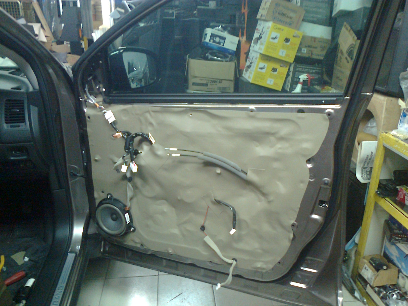 EB AUDIO nissan murano original bose audio system update / plus sound proofing & 12 ''subwoofer
