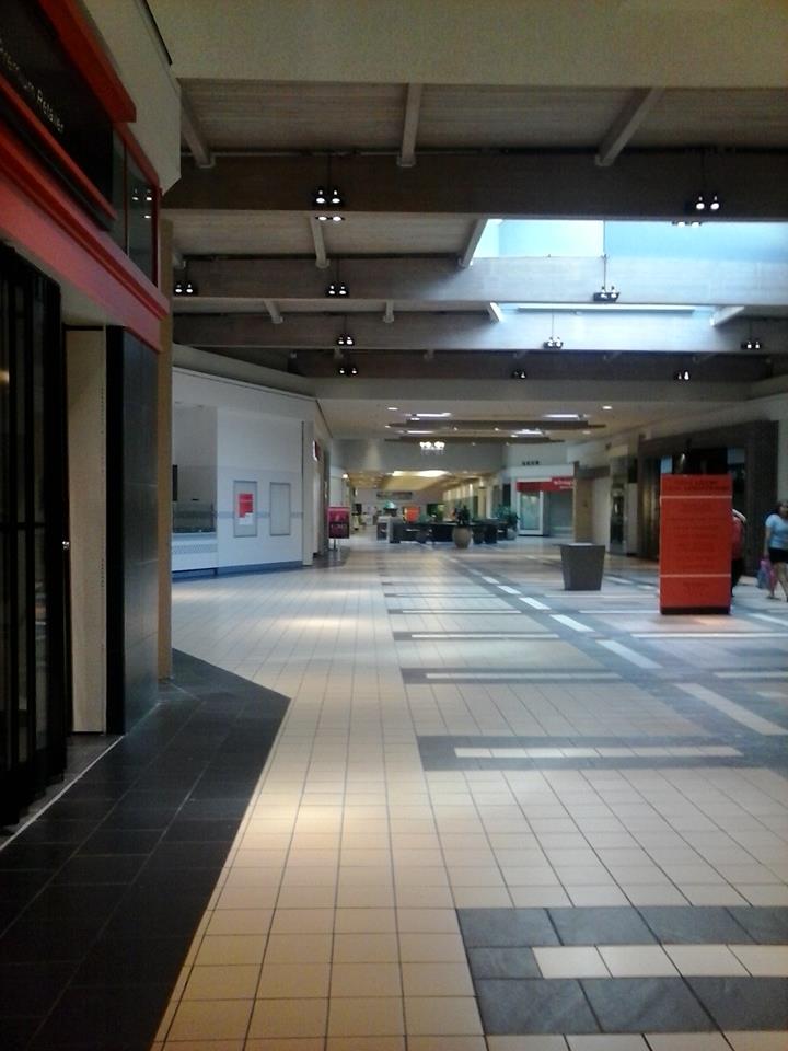 Trip to the Mall Spring Hill Mall in West Dundee, Illinois Before