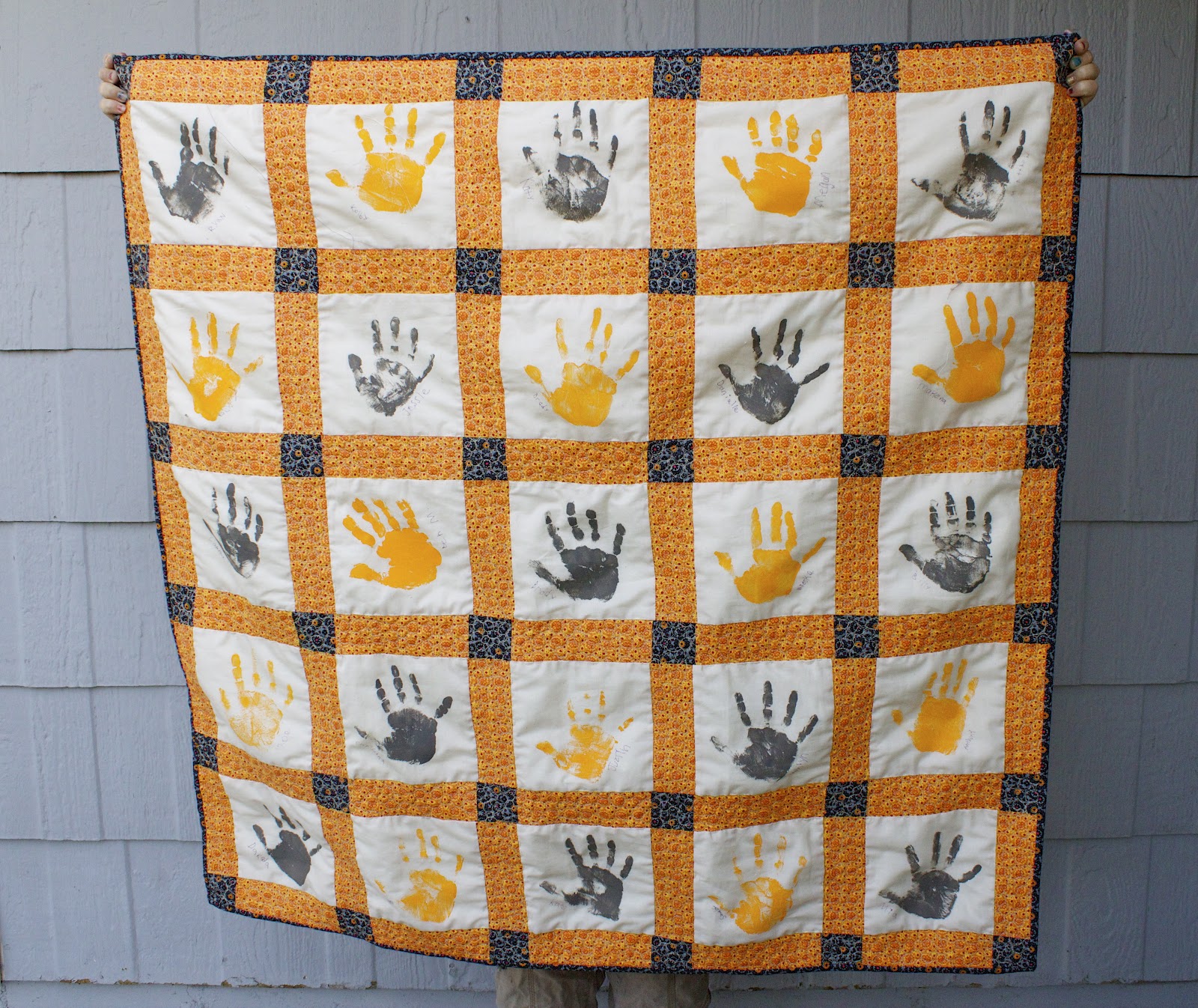 ARTFULIFE Little Hands Quilt