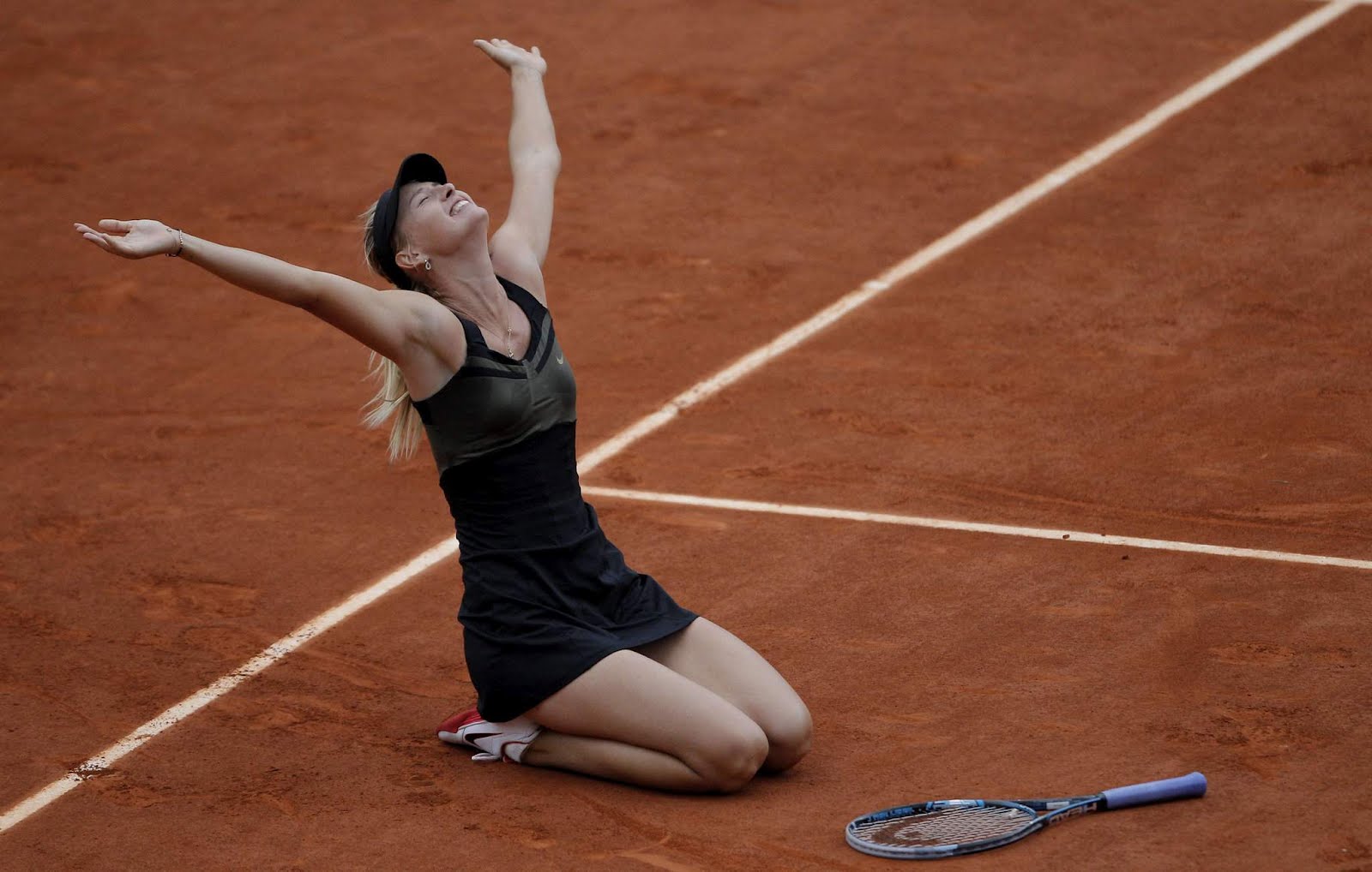 http://3.bp.blogspot.com/-AhkiQGUso7c/T9PvmreP64I/AAAAAAAADzA/FWNQy6YUqec/s1600/maria-sharapova.jpg