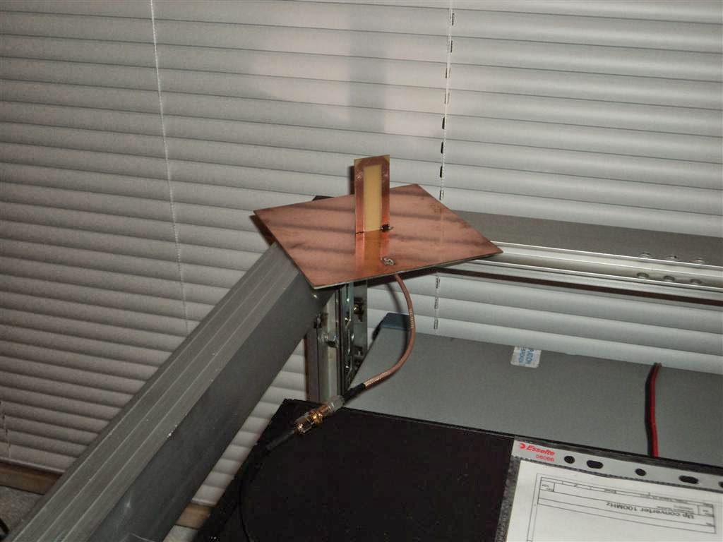 ADSB folded monopole antenna