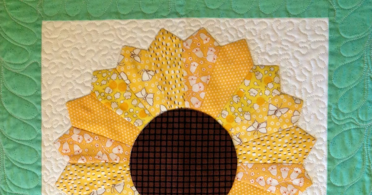 Starwood Quilter: Dresden Plate Quilt Block - Quilting with The Pickles