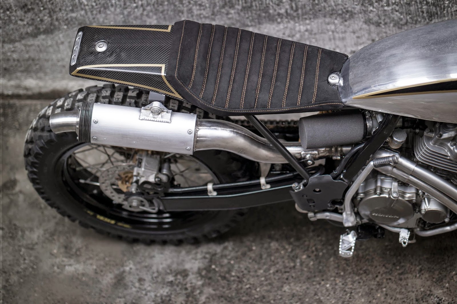 Honda XR 400 кафе рейсер