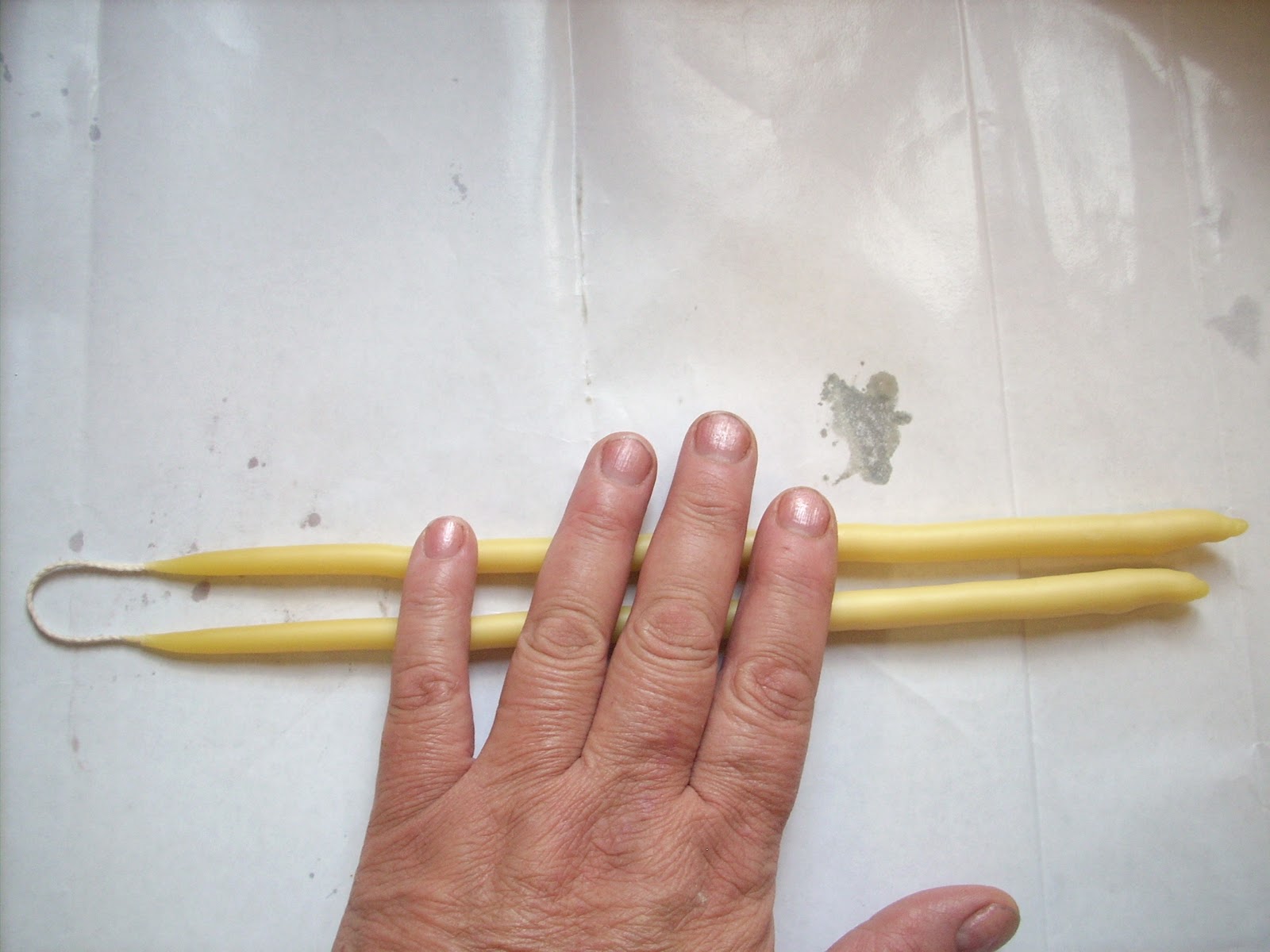 LizAnna's Studio One a Day in May Day 8 Hand Dipped Candles Tutorial