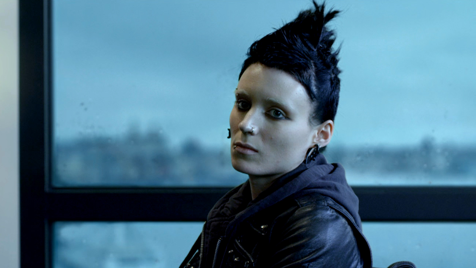 http://3.bp.blogspot.com/-AlY_iutMMYA/Tz8oypAuB-I/AAAAAAAAAvw/iT2qPI08xs4/s1600/158710_behind-the-scenes-rooney-mara-in-the-girl-with-the-dragon-tattoo.jpg