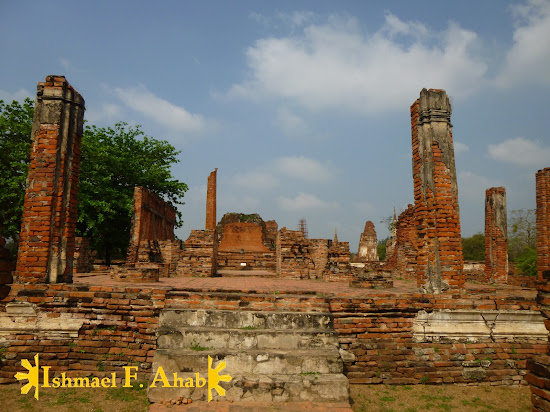 The ruined monks' house in Wat Mahathat, Ayutthaya Historical Park