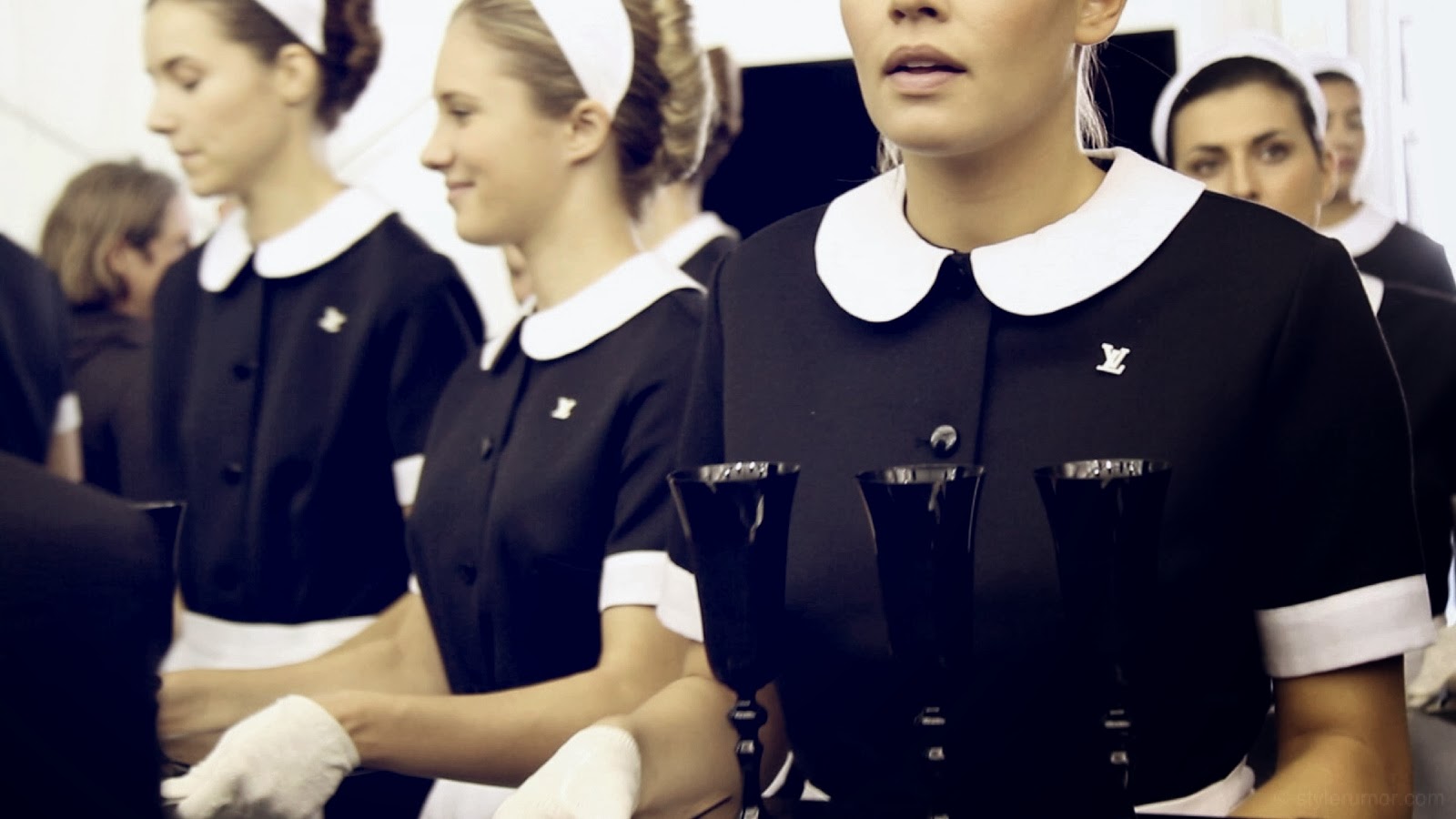 sales associate female louis vuitton employee uniform