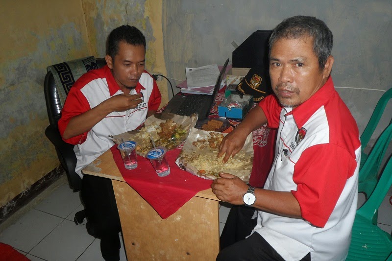 CLICK TO ENLARGE Gambar Kegiatan PPS Desa Mekar Baru Kecamatan Petir pada Pemilu 2014