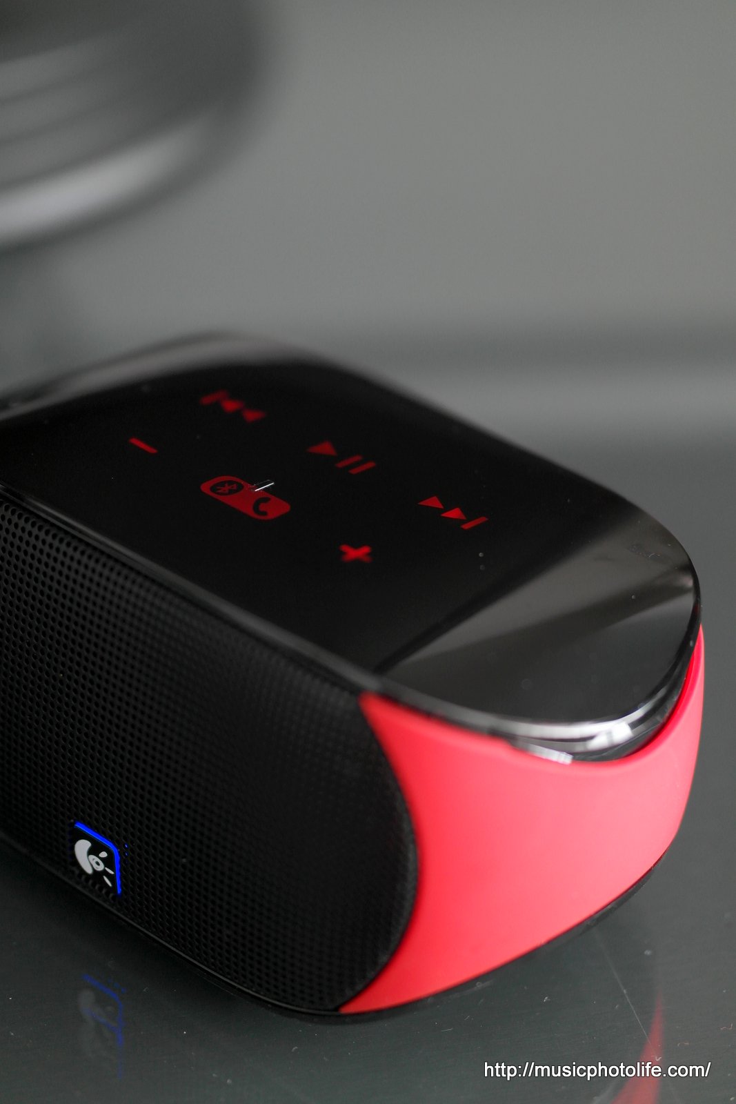 Music.Photo.Life. Logitech Mini Boombox Review