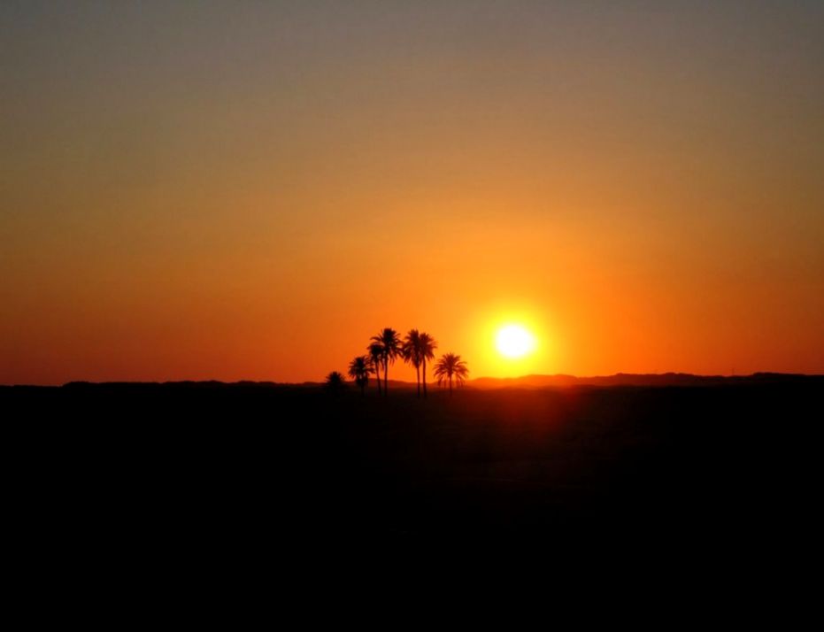 Panoramio Photo of Desert sunset in Sahara Panoramio Photo of Desert sunset in Sahara