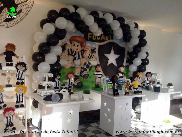 Tema Futebol - Decoração provençal simples com o tema do Botafogo Decoração de mesa temátíca do Botafogo para festa de aniversário infantil