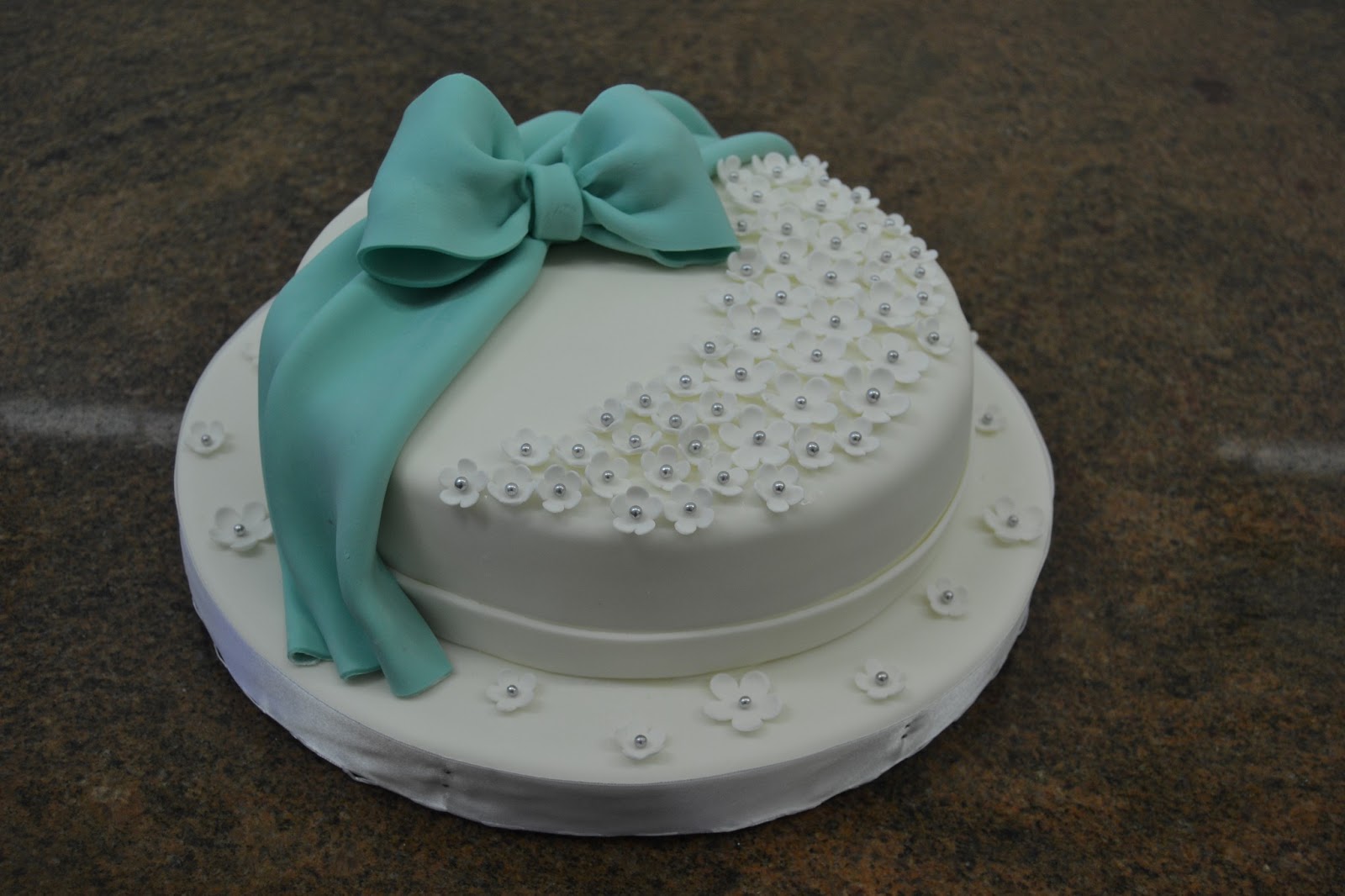 Dolce Universo realizza torte artistiche di compleanno e ...